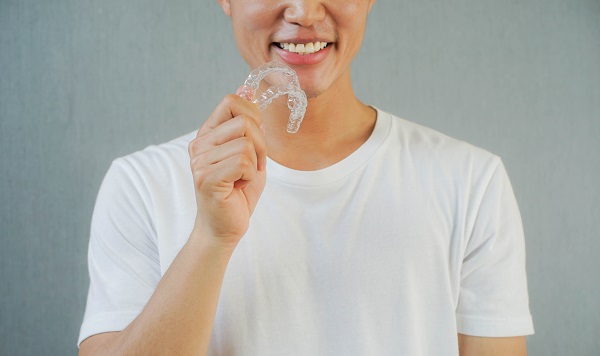 Invisalign Or Braces? Choosing The Option For You